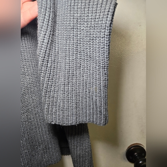 VINTAGE Aeropostale Men's Knit Sweater Size XL Gray With Navy Yellow Stripes - Picture 6 of 6